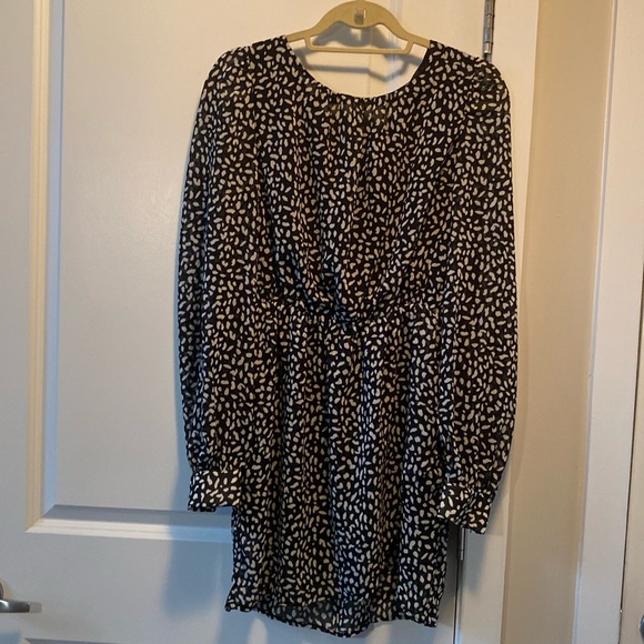 100% Polyester - Picture 1 of 3